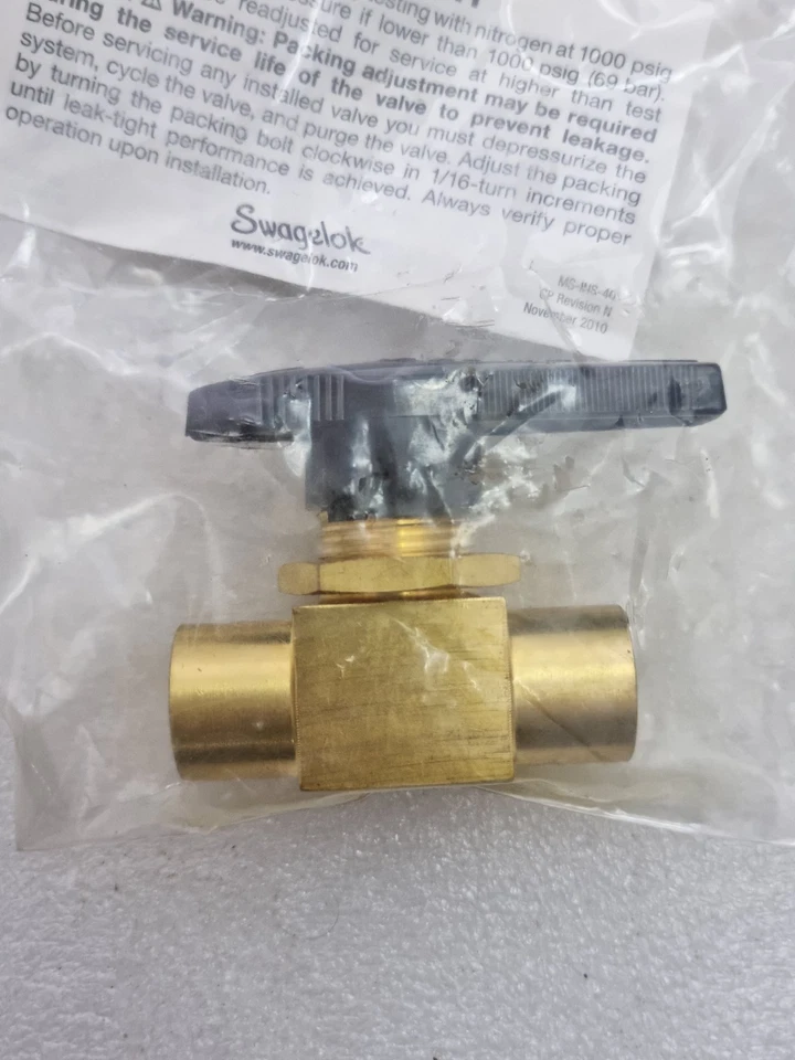 Lot Of 3 Pcs Swagelok B-43F4 Brass 40 Series Ball Valve New